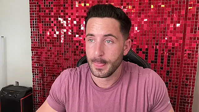 brettmycles28 Show in webcam