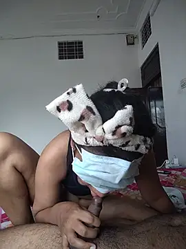 Risky-Workouts Show Webcam