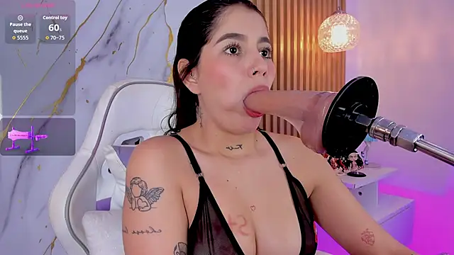 Pokazy przed kamerką – alissaowens_