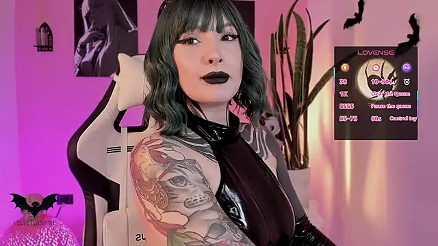 VelvetVampiree's Webcam Show