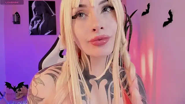 VelvetVampiree's Webcam Show
