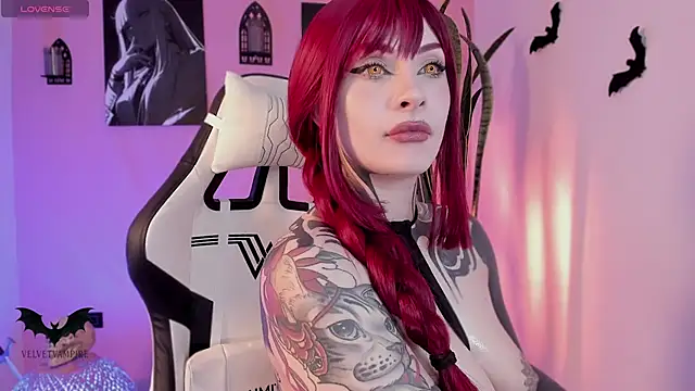VelvetVampiree's Webcam Show