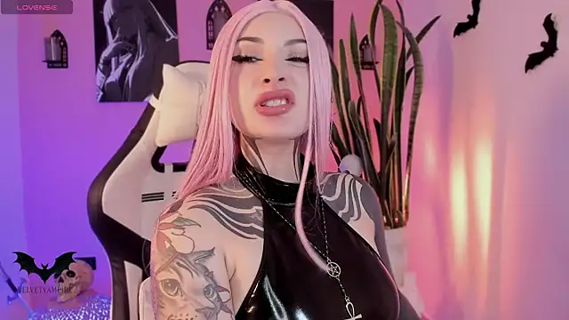 VelvetVampiree's Webcam Show
