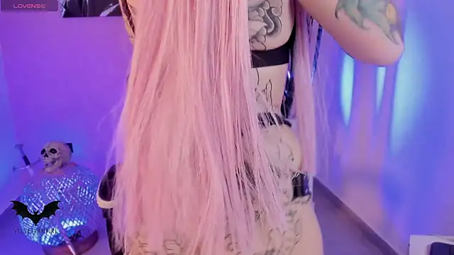 VelvetVampiree Webcam show