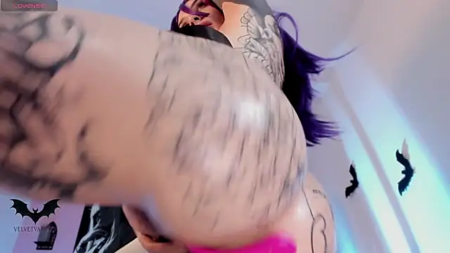 VelvetVampiree's Live XXX Chat