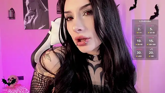 VelvetVampiree's Webcam Show