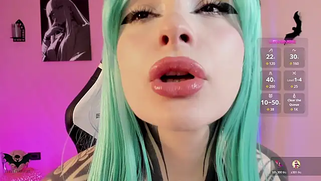 VelvetVampiree Show in webcam