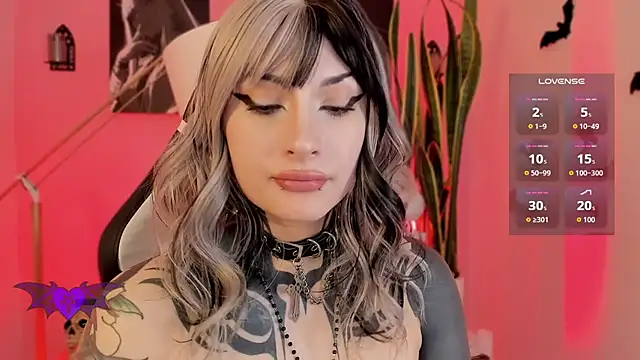 Chat +18 de VelvetVampiree ao vivo