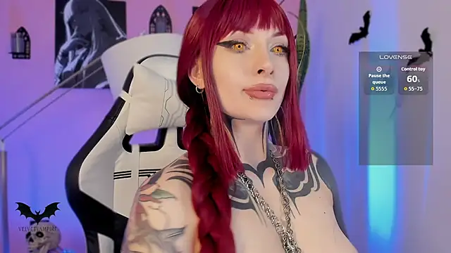 XXX chat uživo modela VelvetVampiree