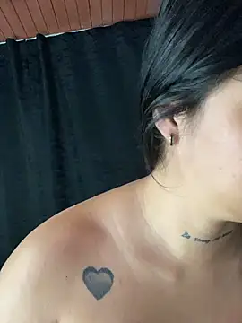 EVAH_LEE_のライブXXXチャット