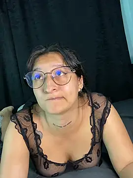 EVAH_LEE_ XXX чат на живо