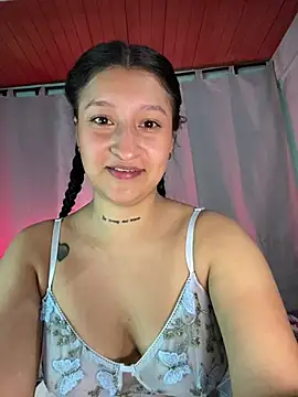 EVAH_LEE_ Adlı Modelin Canlı XXX Sohbeti
