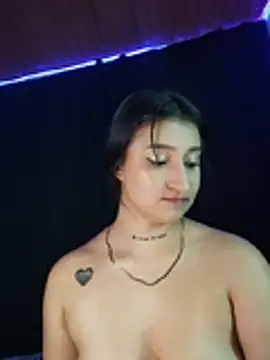 Chat +18 de EVAH_LEE_ ao vivo