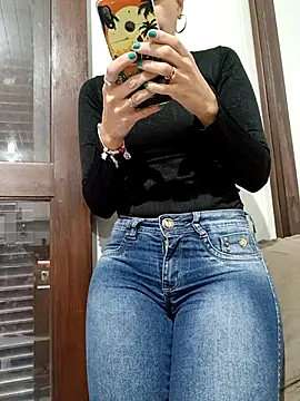 Pokazy przed kamerką – Lupita_sol