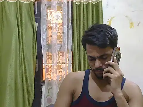 Stubborndesiboy 在線直播表演