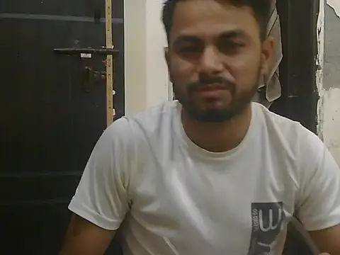 Stubborndesiboy 现场XXX聊天