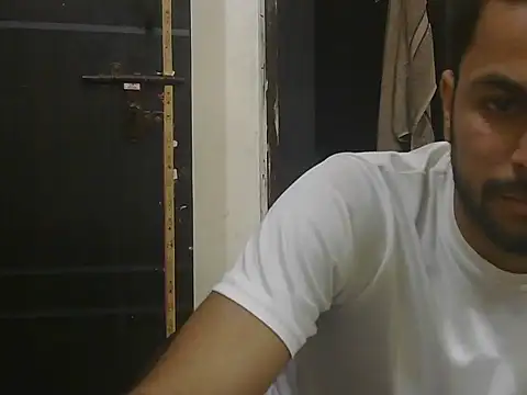 Stubborndesiboy 在線直播表演