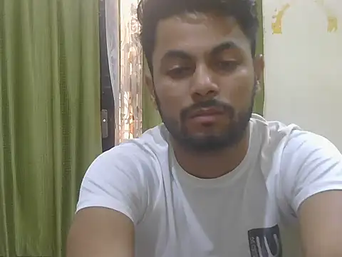 Stubborndesiboy: διαδικτυακό σόου στην κάμερα