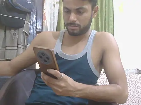 Stubborndesiboy 在線直播表演