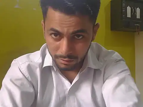 Stubborndesiboy 在線直播表演