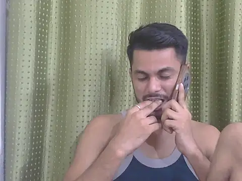 Stubborndesiboy's Webcam Show