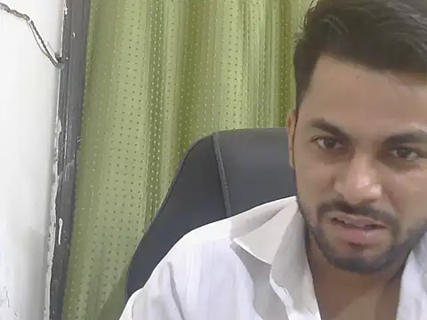 Stubborndesiboy's Webcam Show