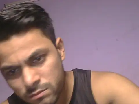 Stubborndesiboy Show in webcam