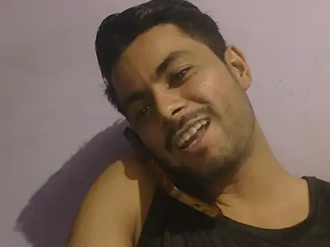 Stubborndesiboy's Webcam Show