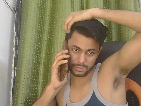 Stubborndesiboy webkamerás műsora