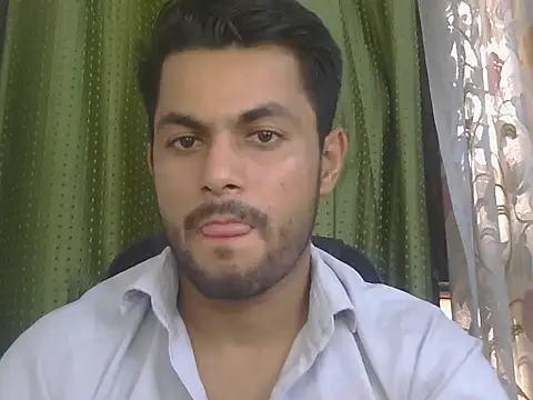 Stubborndesiboy Live XXX-Chat