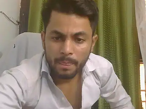 Stubborndesiboy: διαδικτυακό σόου στην κάμερα