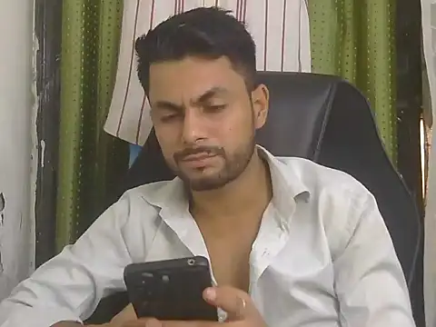 Stubborndesiboy 在線直播表演