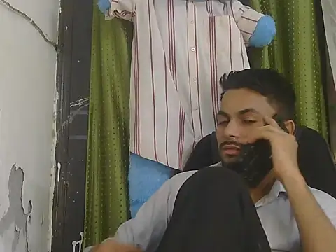 Stubborndesiboy 网络视讯表演