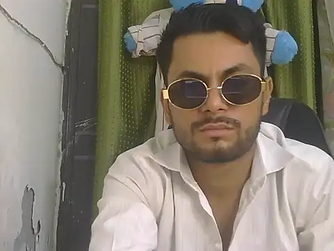Stubborndesiboy – webcam-show
