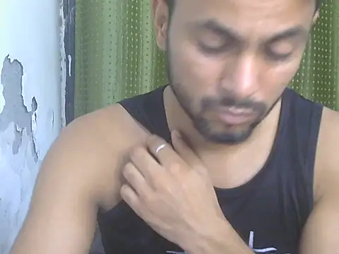 Chatroom XXX en direct de Stubborndesiboy
