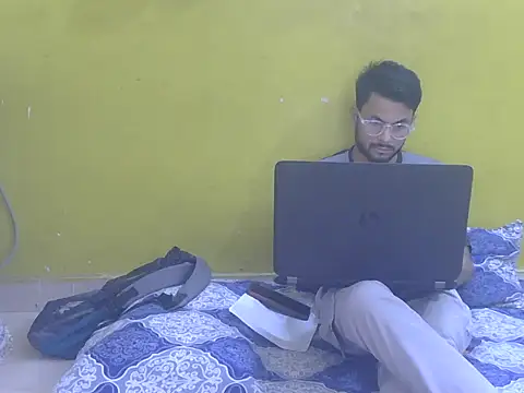 צ'אט XXX בשידור חי של Stubborndesiboy