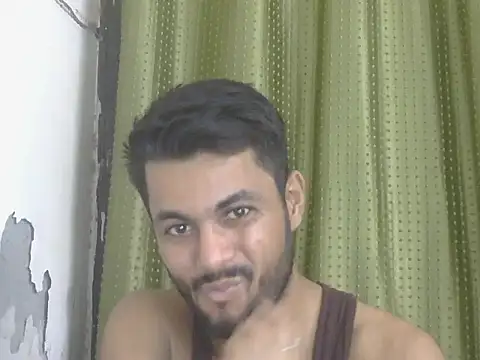 Pokazy przed kamerką – Stubborndesiboy