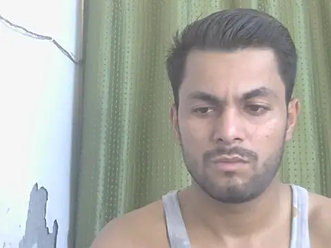 Stubborndesiboy 在線直播表演
