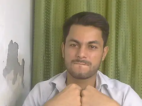 Stubborndesiboy webkamerás műsora
