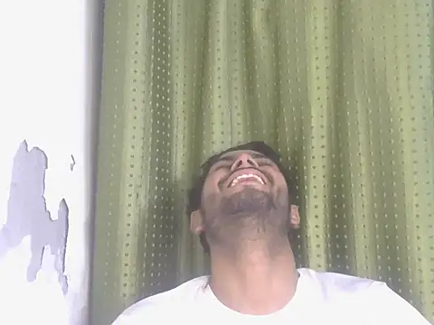 Chat +18 de Stubborndesiboy ao vivo