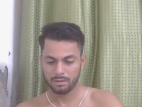 Pokazy przed kamerką – Stubborndesiboy