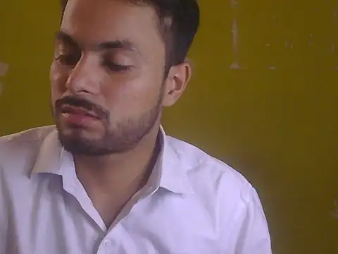 Stubborndesiboy: διαδικτυακό σόου στην κάμερα