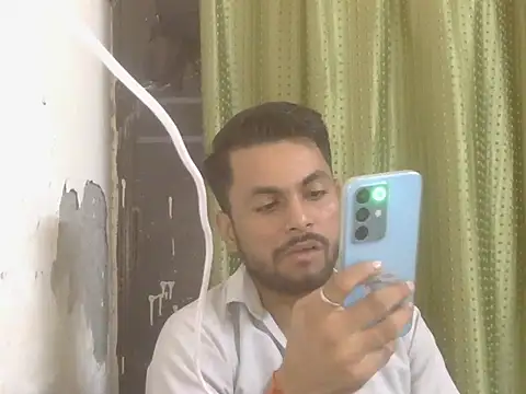הופעת וובקאם של Stubborndesiboy