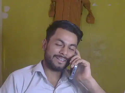 Pertunjukan Kamera Web Stubborndesiboy