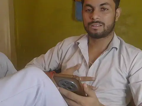 Stubborndesiboy's Webcam Show