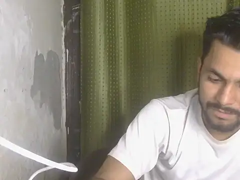 Pertunjukan Kamera Web Stubborndesiboy