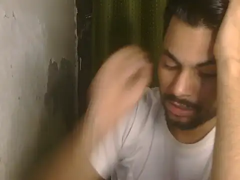 Stubborndesiboy's Webcam Show
