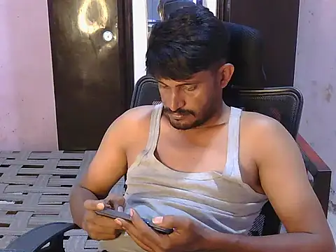 Show modela HotXKrish na web-kameri