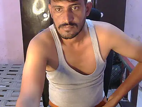 הופעת וובקאם של HotXKrish
