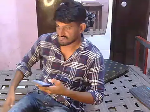 Show modela HotXKrish na web-kameri